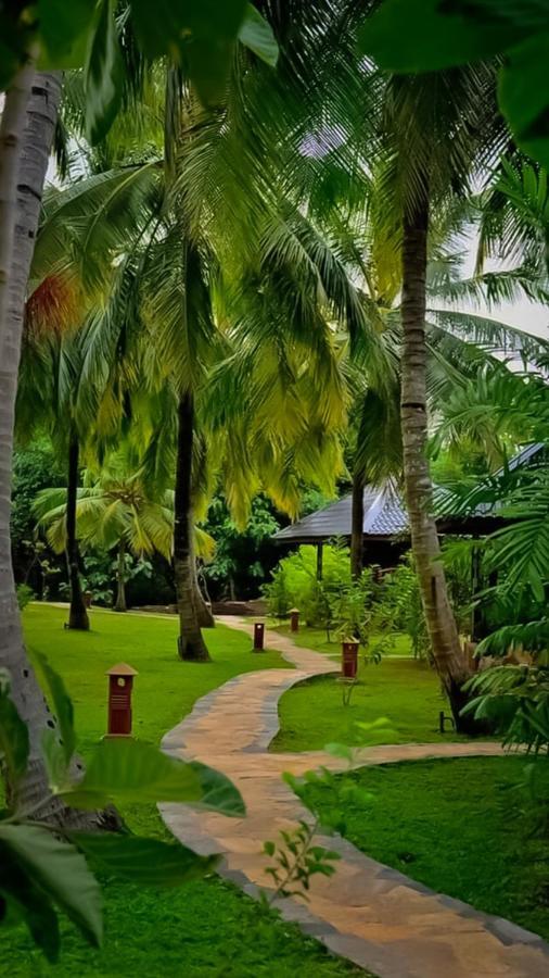 Silver Crown Nature Resort Kombichankulama Exterior photo